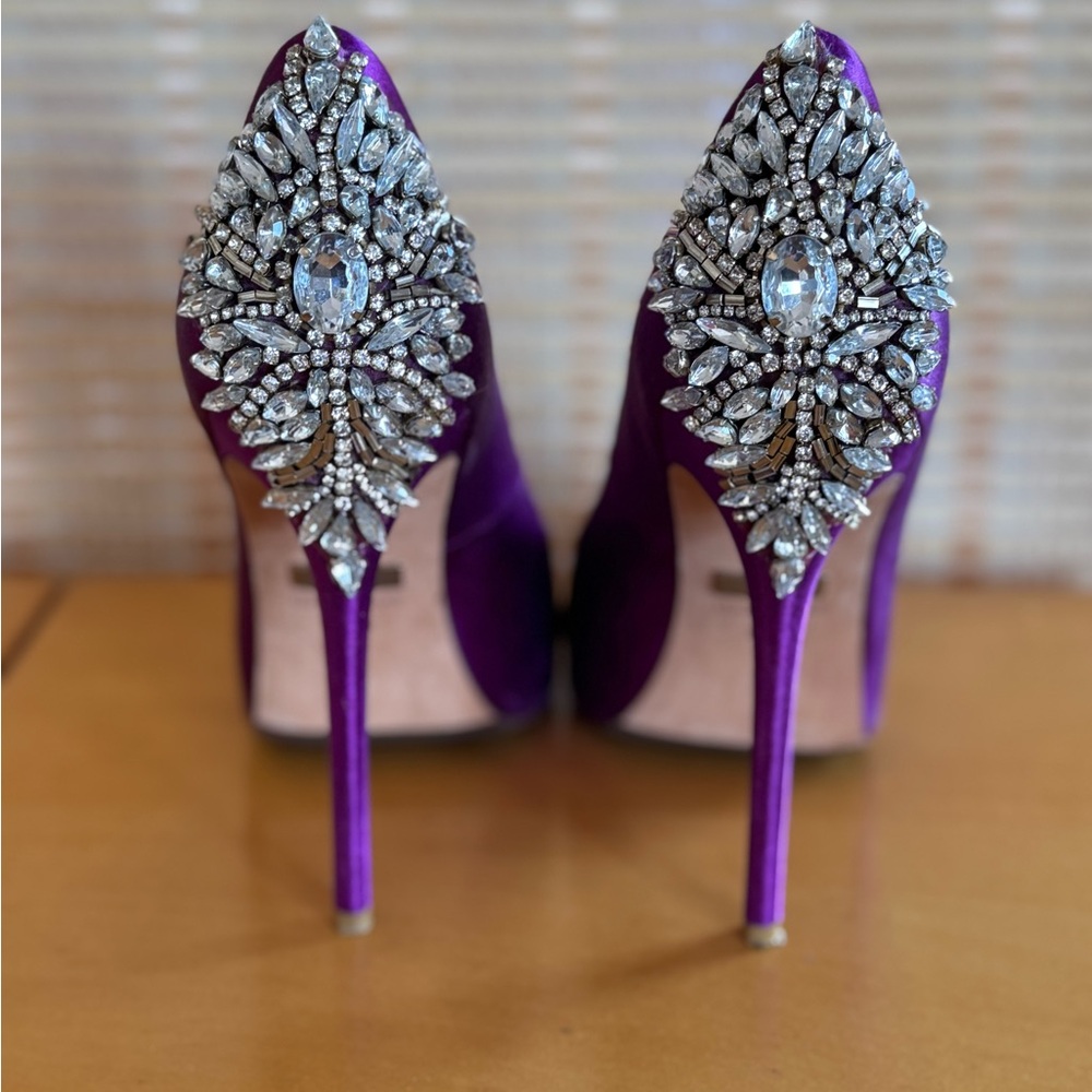 Badgley Mischka Women's Kiara Platform Pump 8.5 M Radiant Orchid Purple